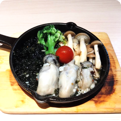 牡蠣と岩海苔のアヒージョ